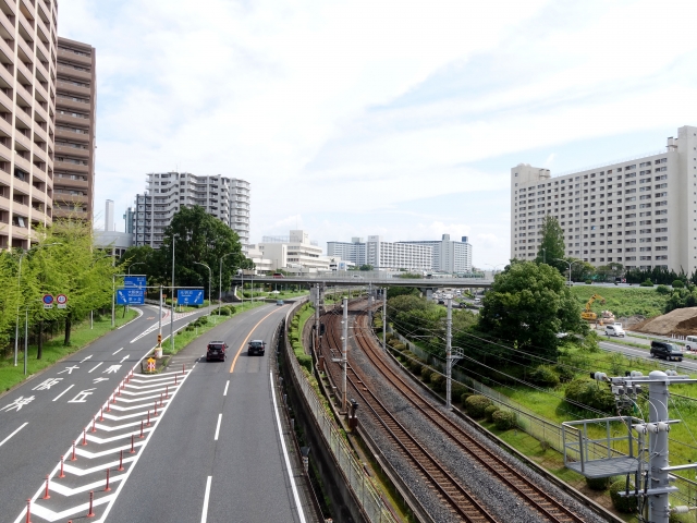 泉北高速鉄道泉ヶ丘駅付近